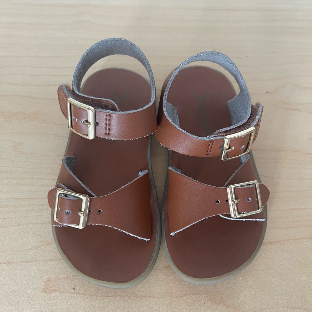 Footmates Tide Waterproof Sandal size 6